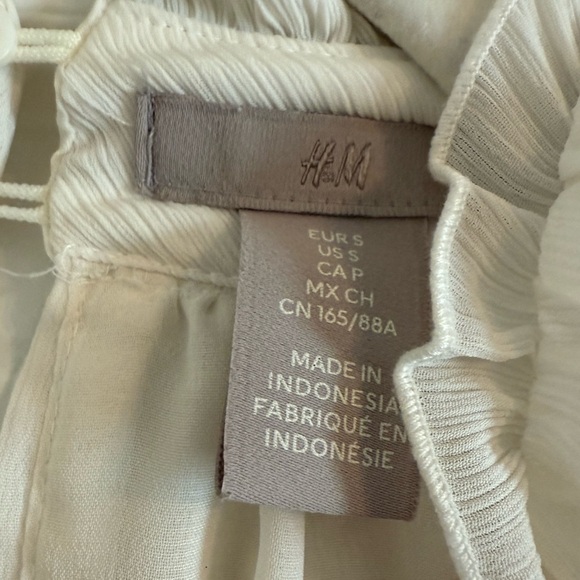 H&M Off-White Ruffled Top - Picture 5 of 7